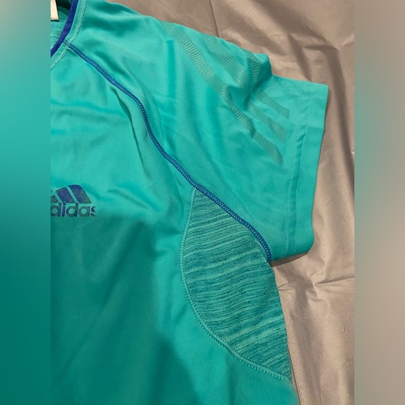 🩵Bright turquoise adidas top - Picture 5 of 5